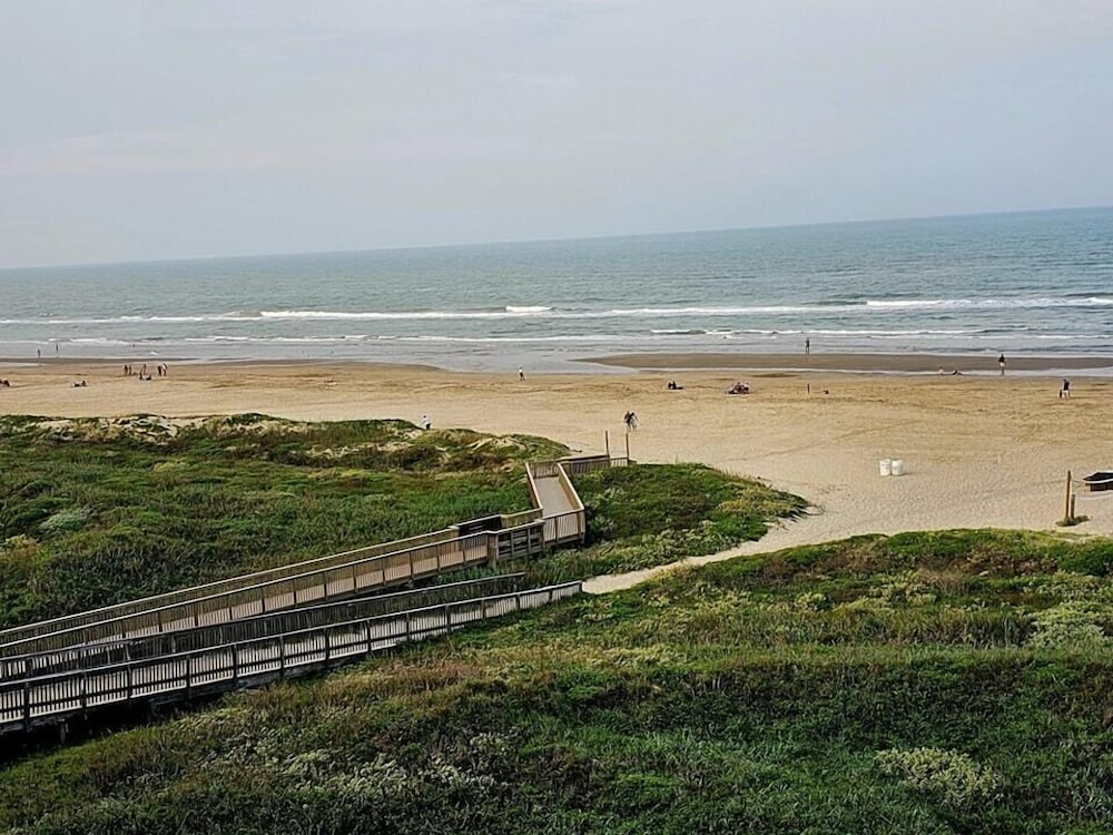 Holiday Inn Resort South Padre Island Beach Front by IHG - photo 18