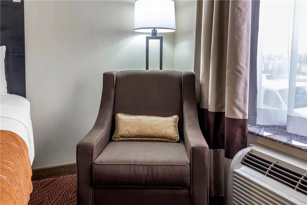 Comfort Inn & Suites LaGuardia Airport - photo 21