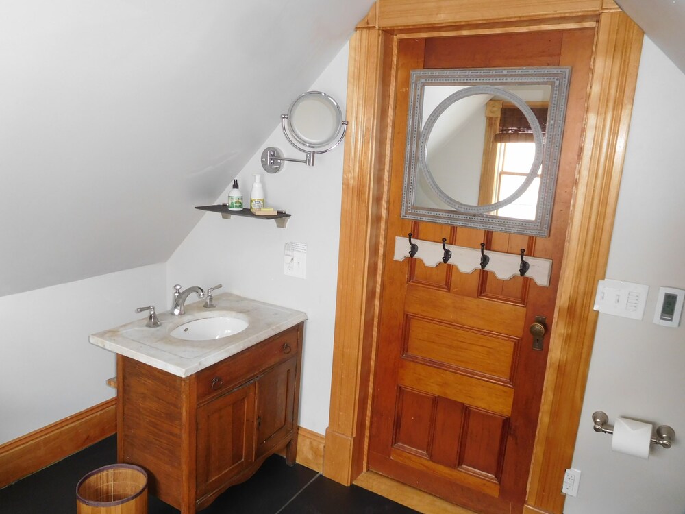 Mt. Philo Inn - photo 83