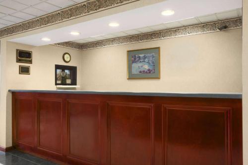 Days Inn By Wyndham Lexington Columbia - photo 6