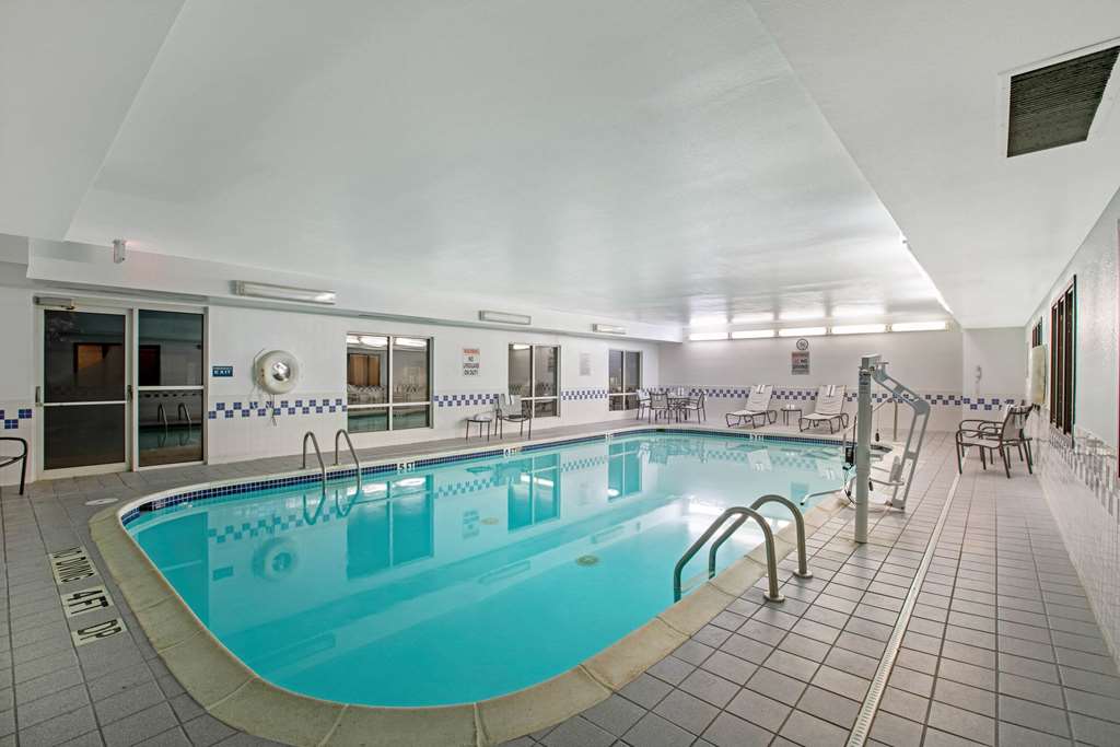 La Quinta Inn & Suites by Wyndham Fayetteville - photo 5