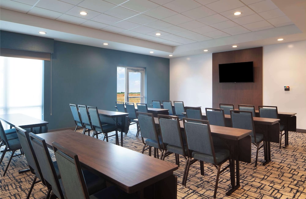 Hampton Inn Ogallala - photo 30