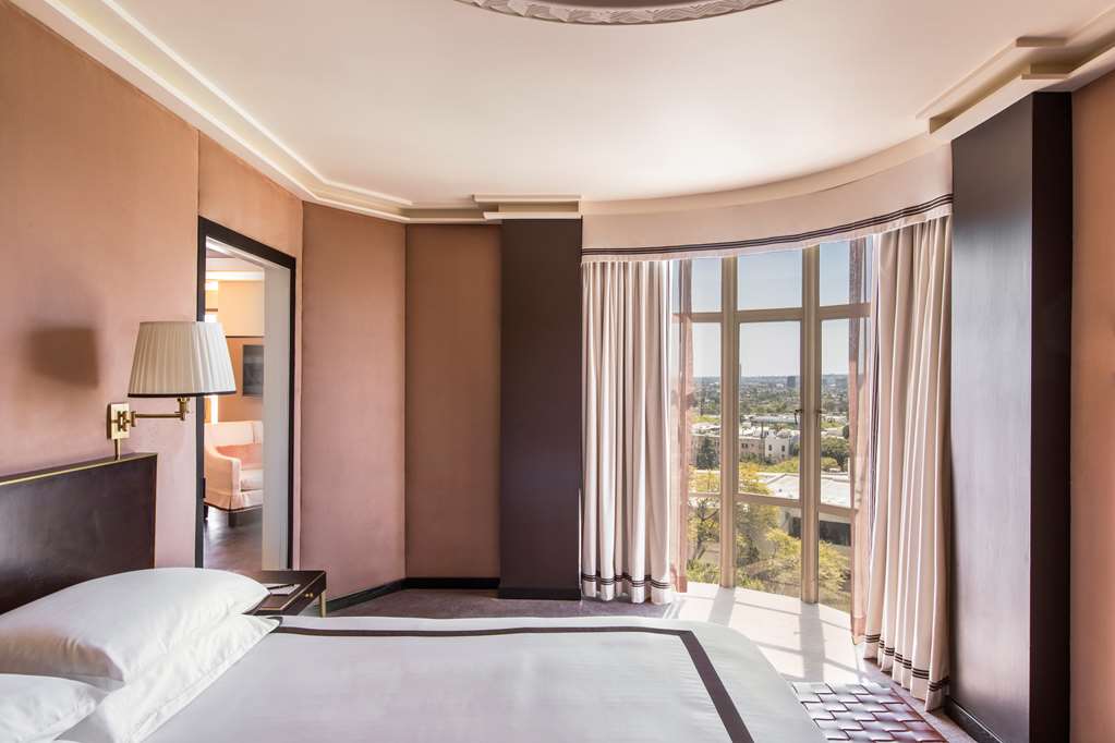 Sunset Tower Hotel - photo 18