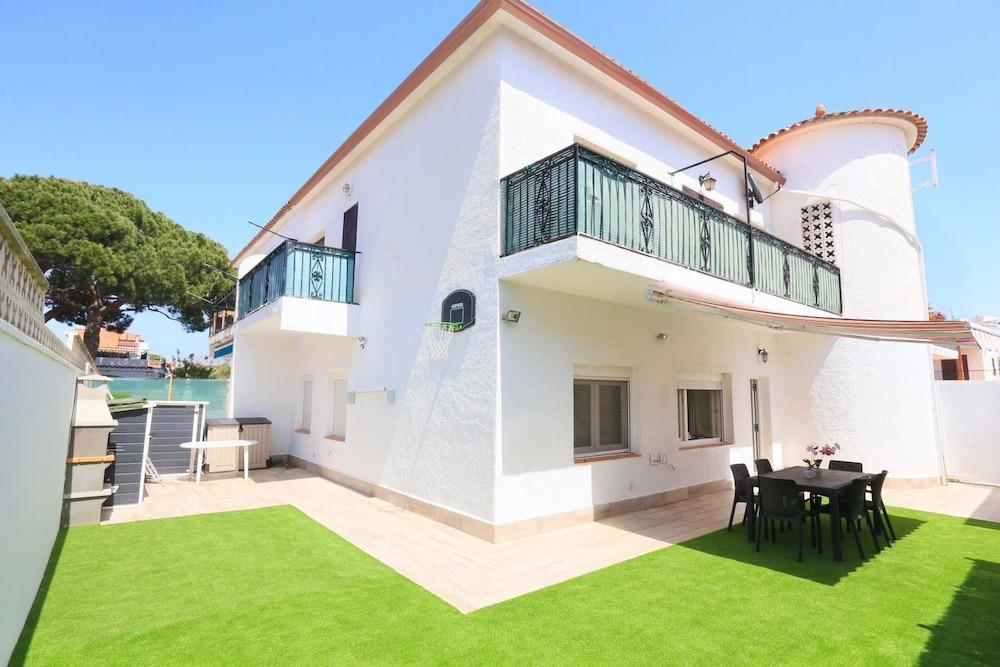 Austral in Cambrils, Spain