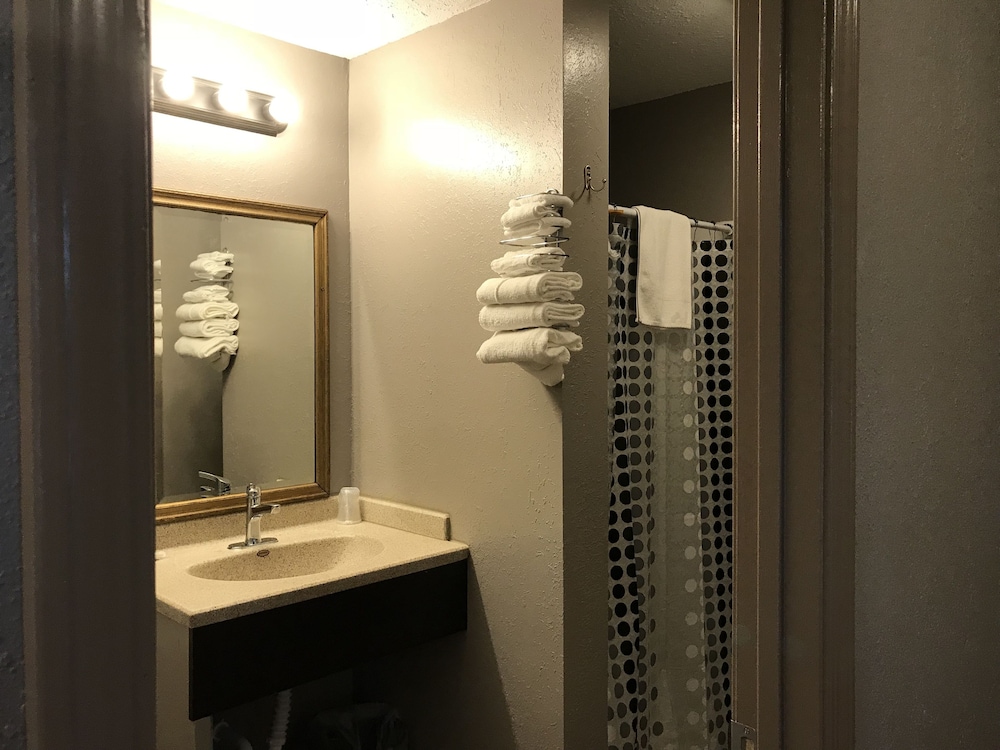 Pullman Motel - photo 16