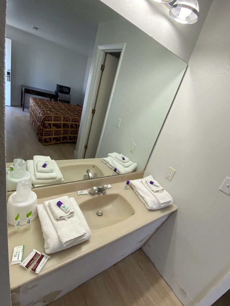 Mcdermitt Hotel - photo 23