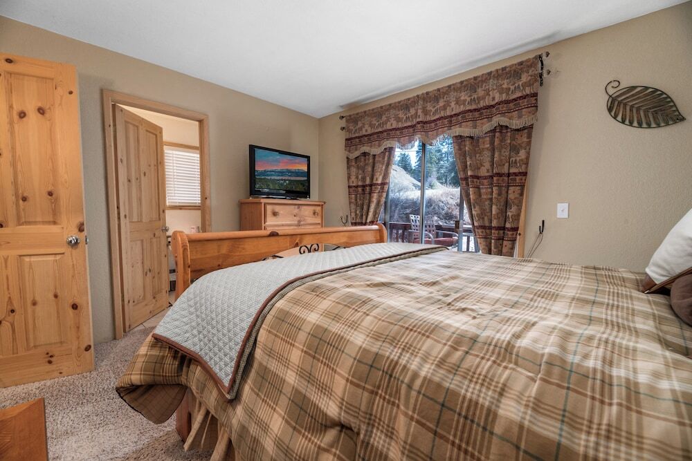 Amazing Cabin Close To Ski Resort and Village - photo 8