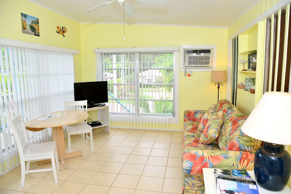 The Palmview and Sandpiper Inns - photo 9