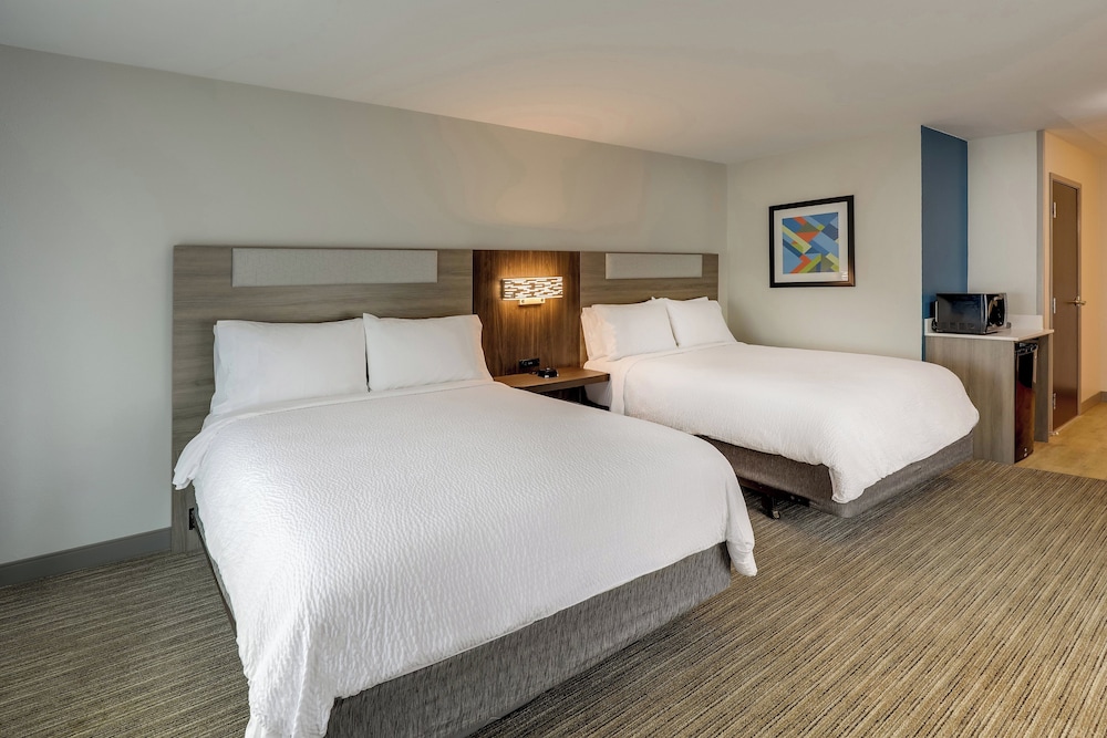 Holiday Inn Express Hotel & Suites Hinesville East Fort Stewart - photo 59