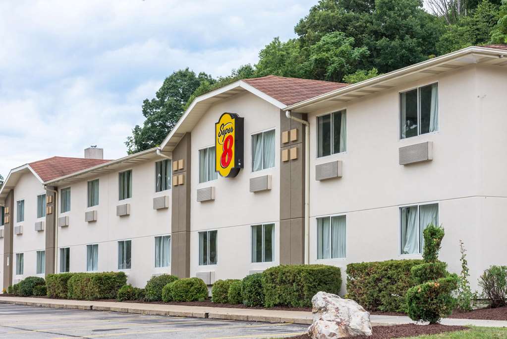 Super 8 by Wyndham Pittsburgh Monroeville - photo 2