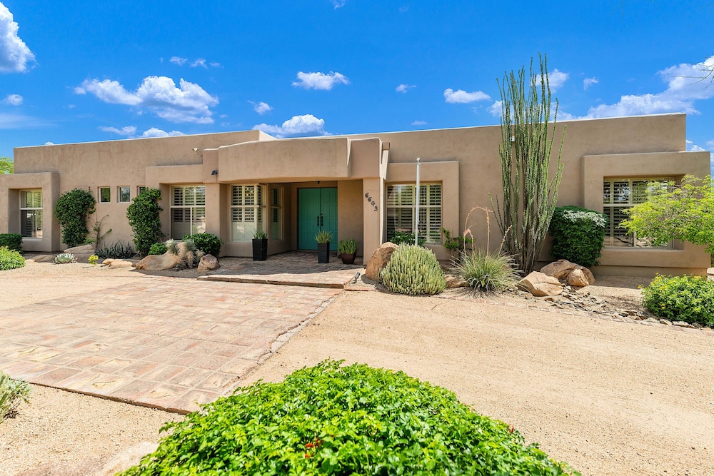Barwick is a private oasis Practice on the putting green shoot pool and enjoy this city getaway. — 4-Star Luxury Hotel in Scottsdale, United States