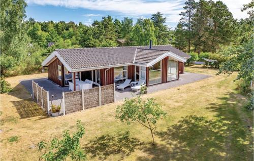 Three Bedroom Holiday Home In Sjallands Odde — 5-Star Luxury Hotel in Asnaes, Denmark