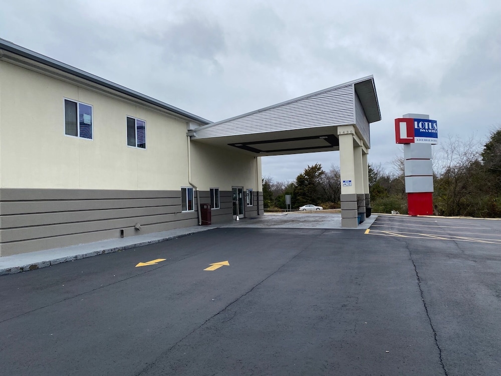 Lotus Inn and Suites - photo 17
