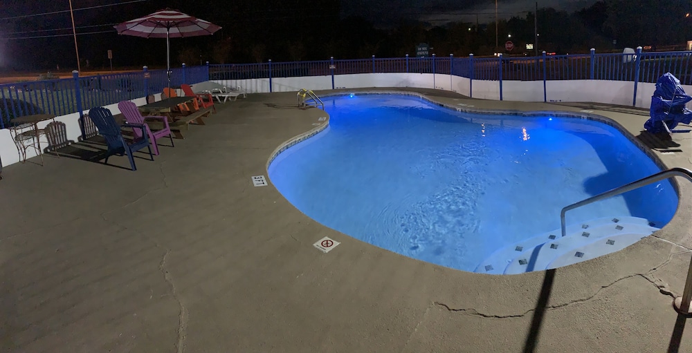 Log Cabin Inn - photo 10