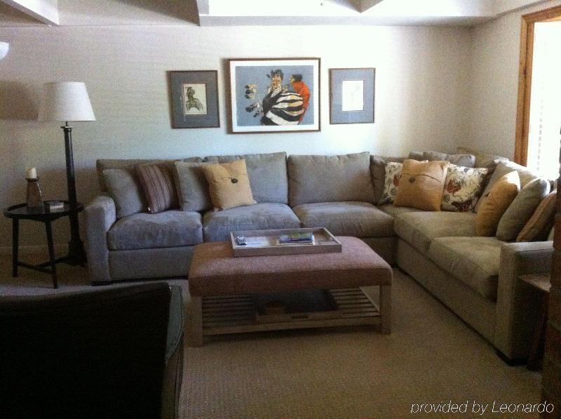 Chateau Blanc Condominium