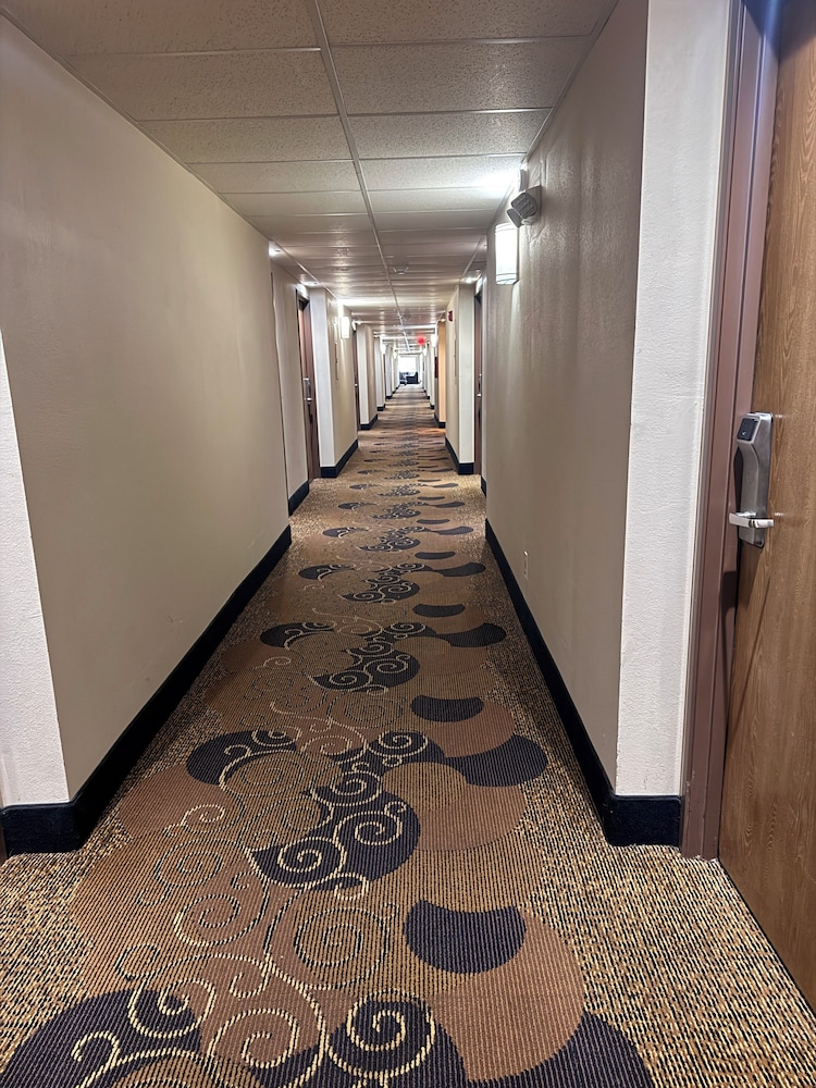 Baymont Inn & Suites by Wyndham Richmond - photo 18