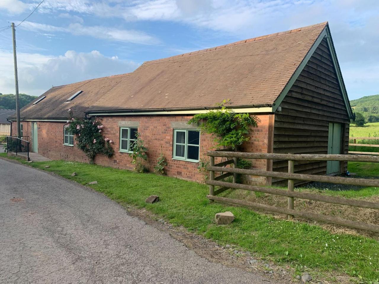 Cow Shed — 5-Star Luxury Hotel in Ludlow, United Kingdom