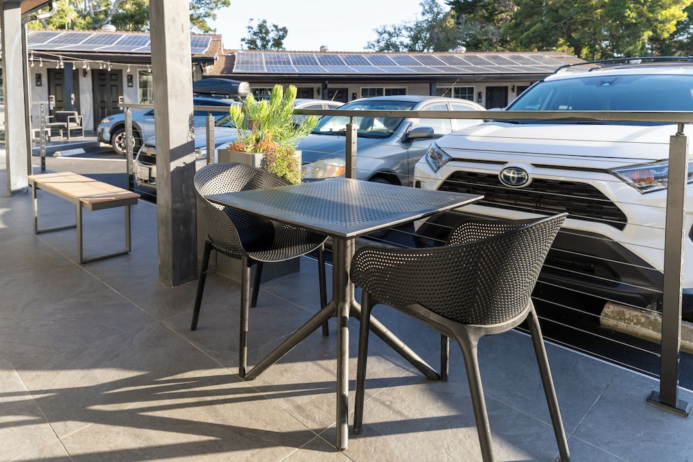 Monterey Surf Inn - photo 15