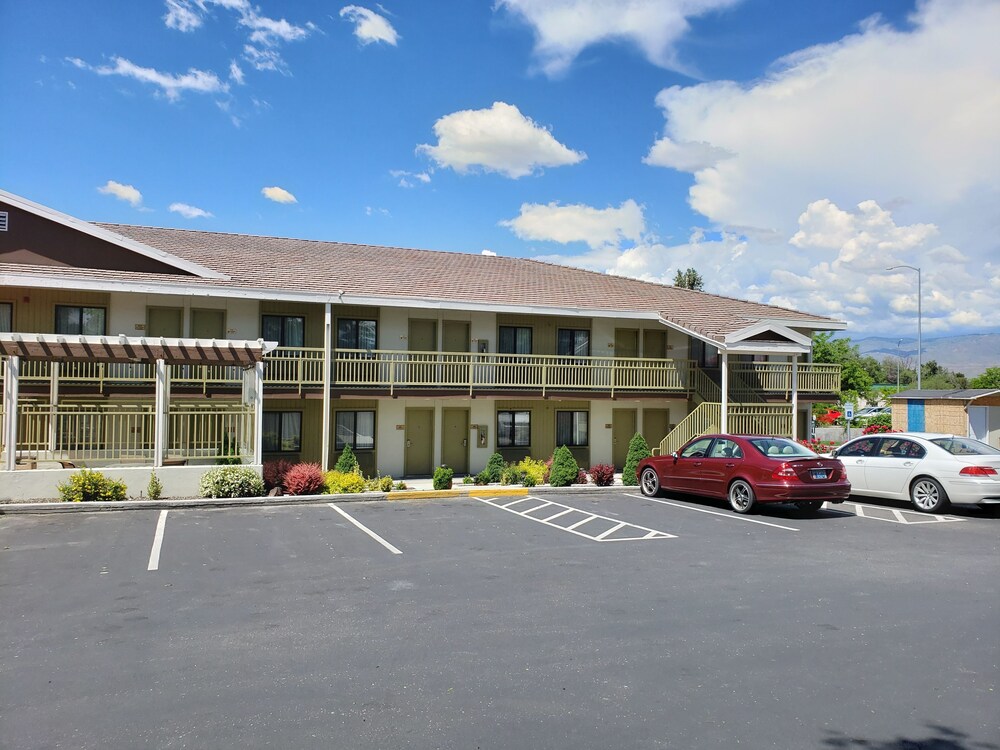 Airport Inn Boise - photo 43