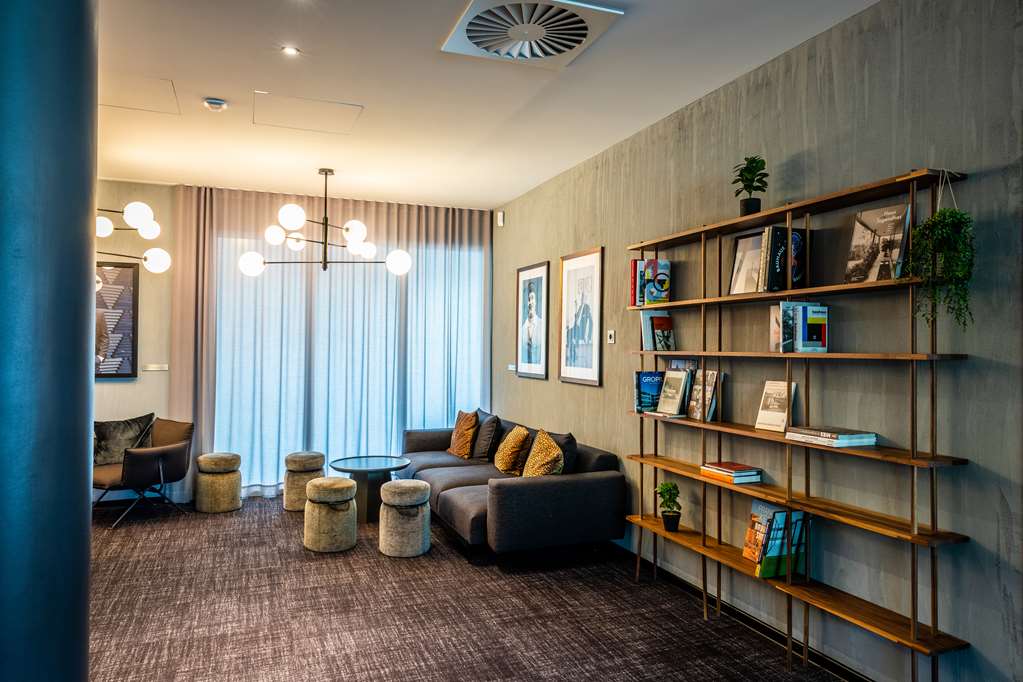 Meeting room C Sofa area