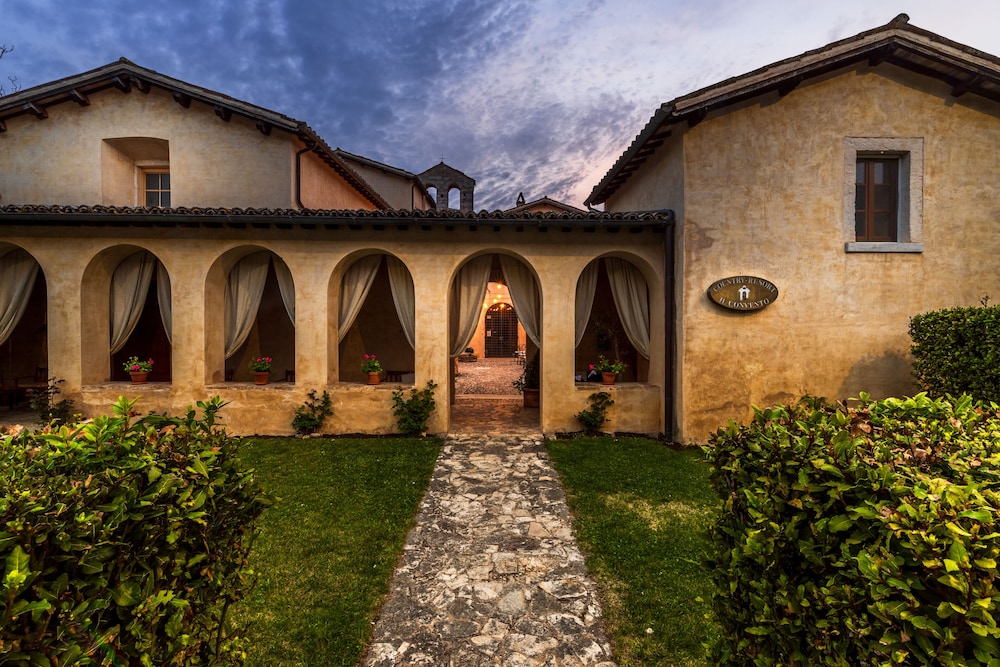 Convento Santa Croce pet-friendly hotel Sant'anatolia Di Narco