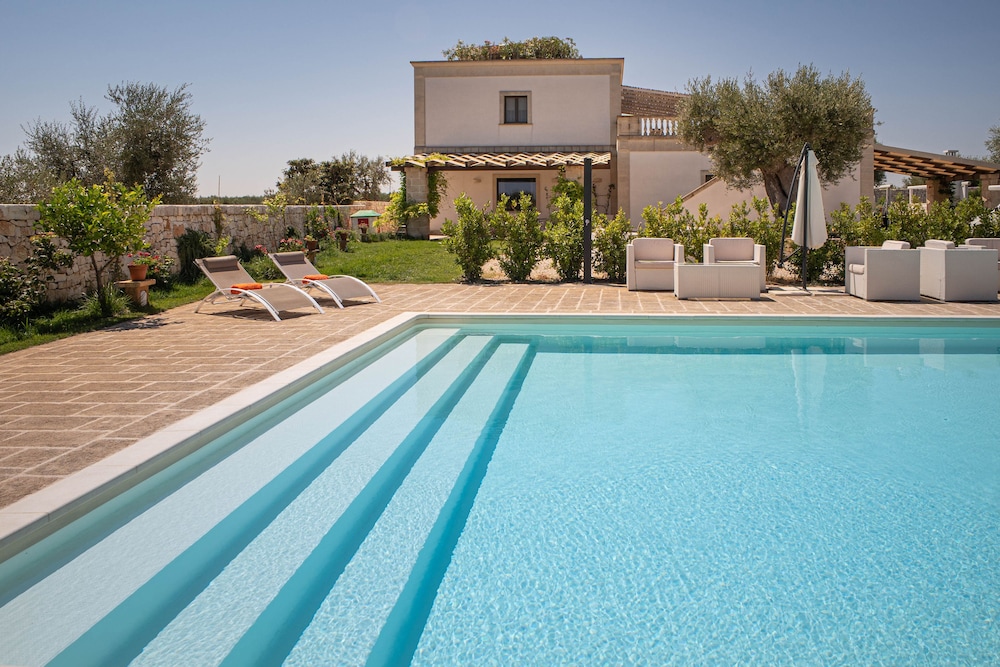 Wepuglia Terraterra Masseria Minunni in Conversano, Italy