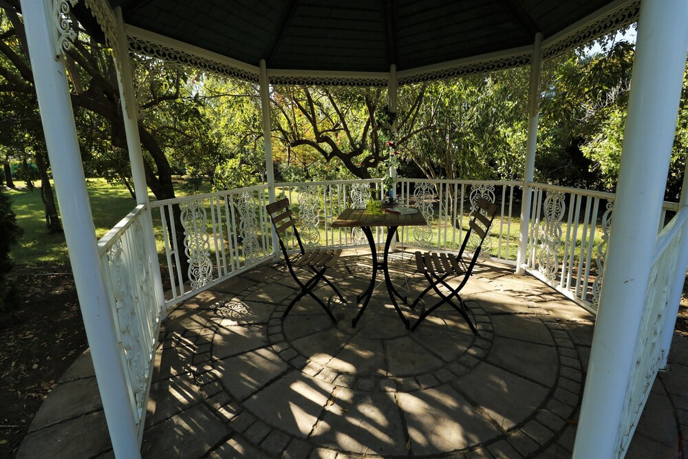 Eden Studios — 4-Star Luxury Hotel in Riebeek Kasteel, South Africa