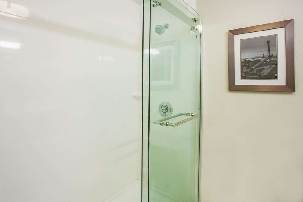 La Quinta Inn & Suites by Wyndham Duluth - photo 16