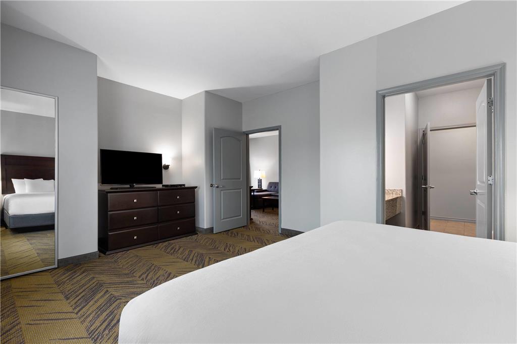 La Quinta Inn & Suites by Wyndham Brookshire West Katy - photo 27