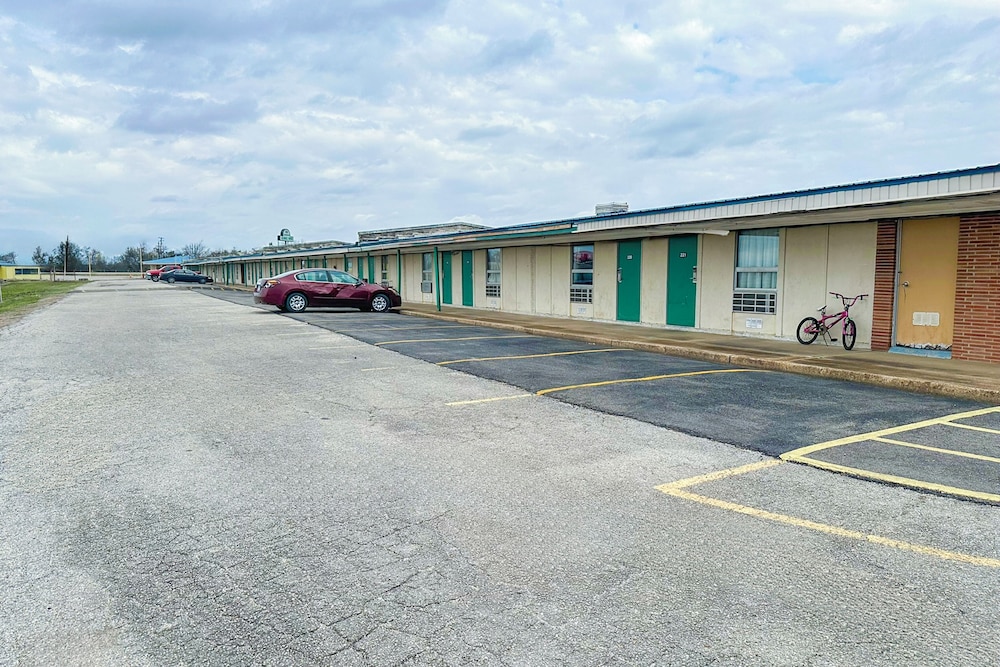 Shamrock Kings Inn By Oyo Marked Tree I 555 - photo 19