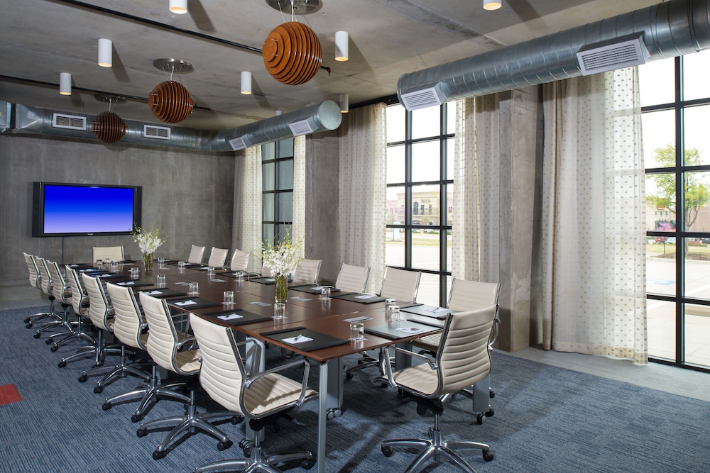 NYLO Dallas Plano Hotel Tapestry Collection by Hilton - photo 32