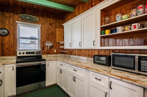 Sound Sleeper by Oak Island Accommodations - photo 7