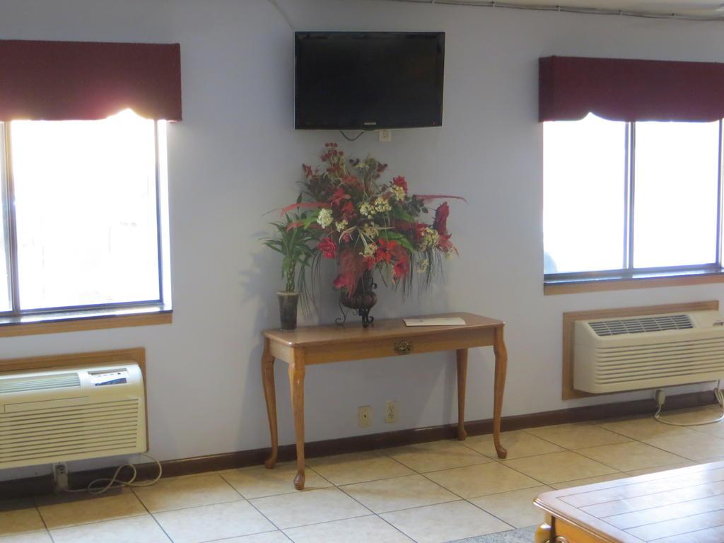 Knights Inn Memphis at Macon Cove - photo 10