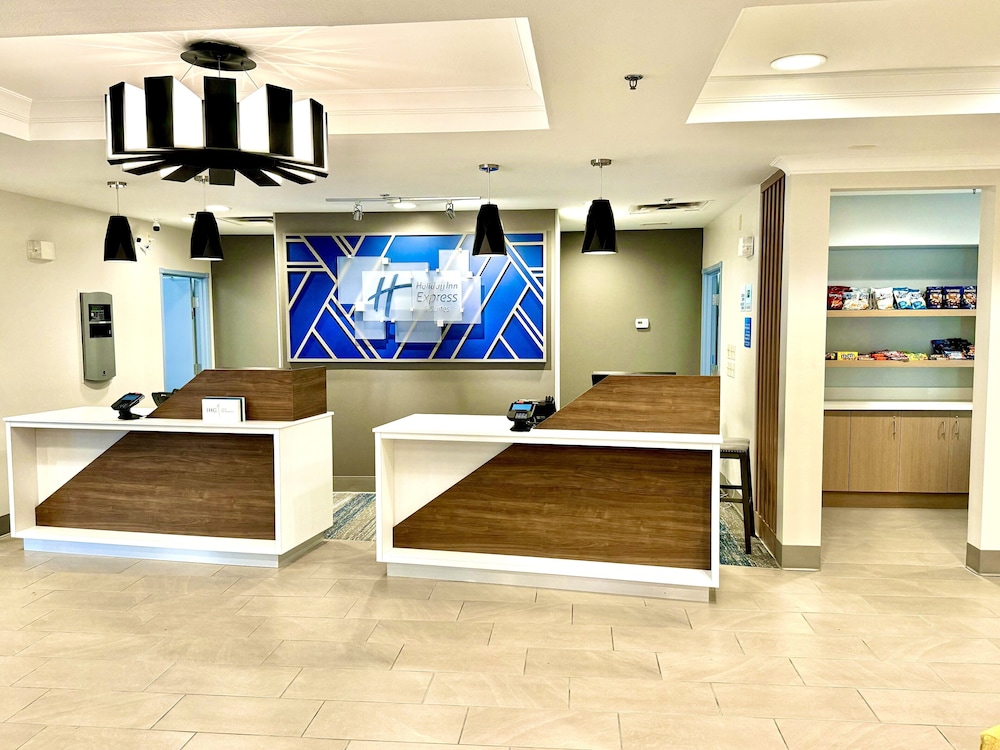Holiday Inn Express & Suites Dewitt by IHG — hotel in East Syracuse