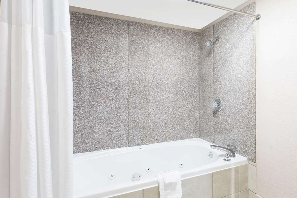 Super 8 by Wyndham El Dorado - photo 12