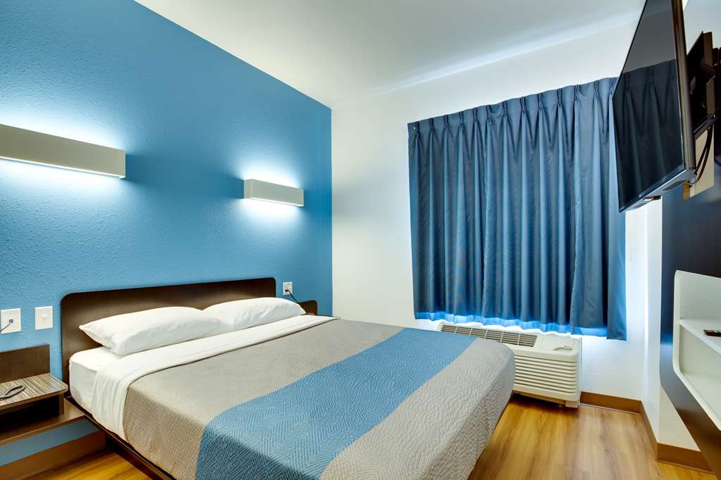 Motel 6 Poplar Bluff MO - photo 19