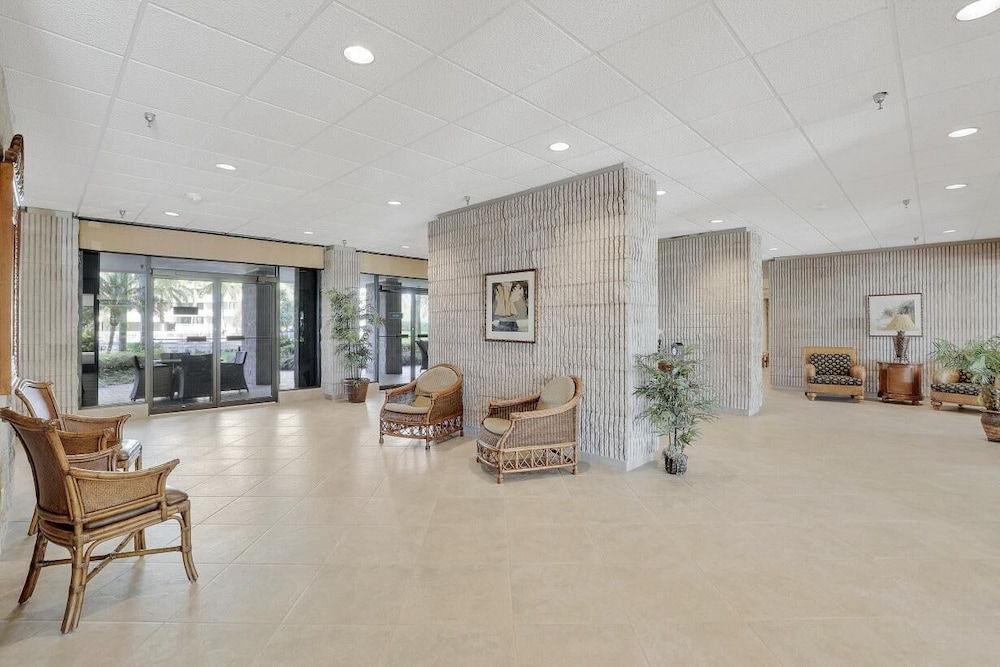 South Seas Tower 3 905 - photo 2