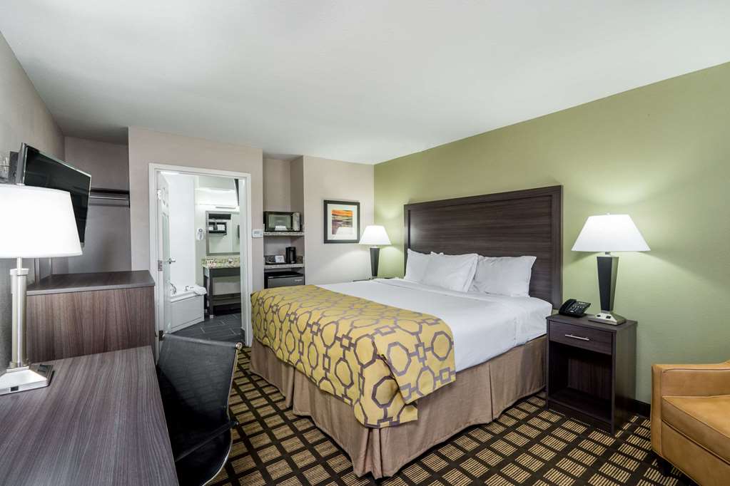 Baymont by Wyndham Clarksville - photo 5