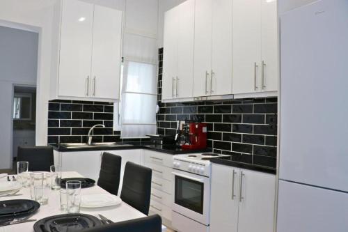 Athens Philopapou House — 4-Star Luxury Hotel in Athens, Greece