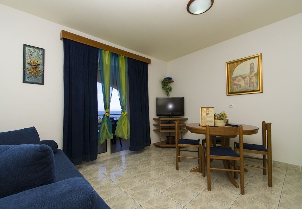 Dijana 20m From the sea A3 Mirela — Blato — photo 3