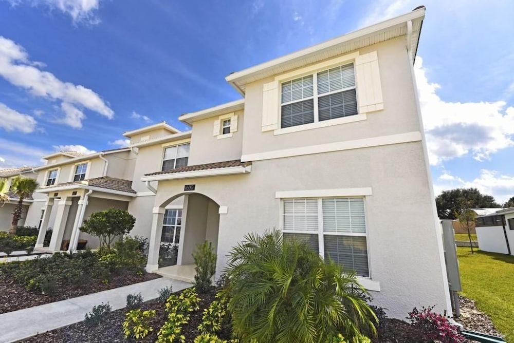 1600 Champions House 5 Bedroom by Florida Star — 4-Star Luxury Hotel in Davenport, United States