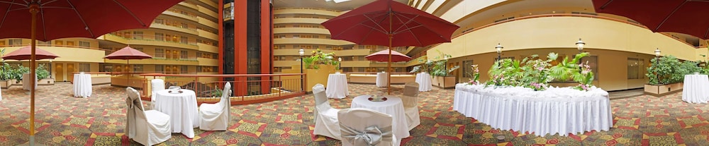 Embassy Suites by Hilton Baltimore at BWI Airport - photo 2