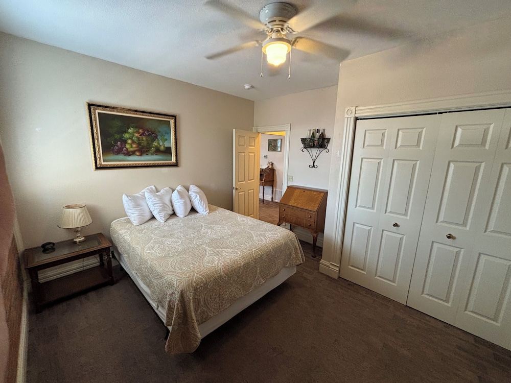 Hermann Crown Suites - photo 65