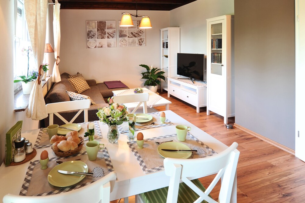 Ferienhaus Kaiserhof — 4-Star Luxury Hotel in Markkleeberg, Germany