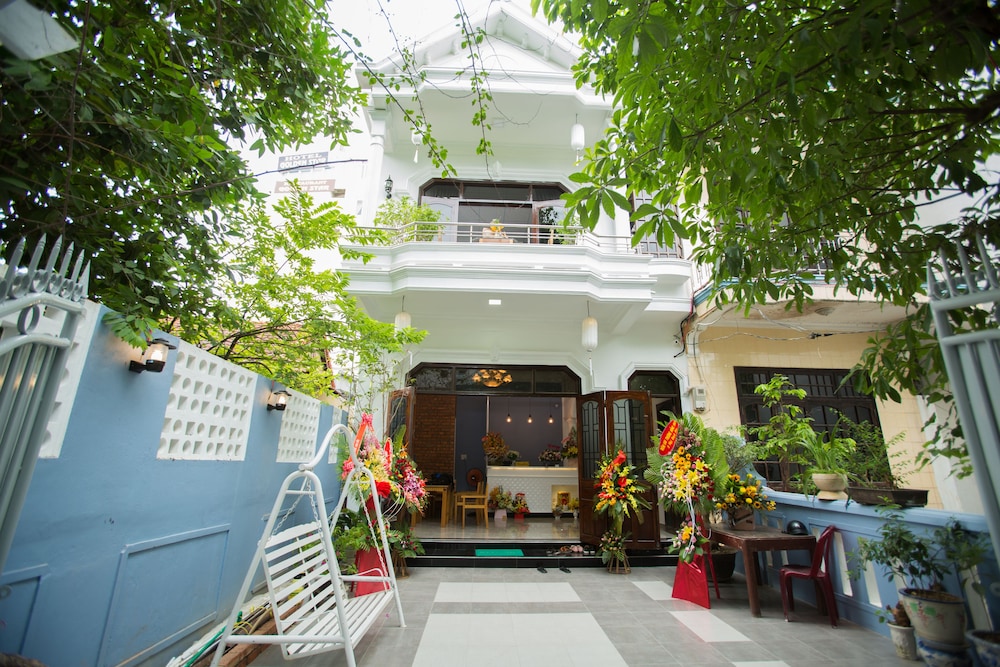 Shark Hotel Hostel - last minute hotel in Hue