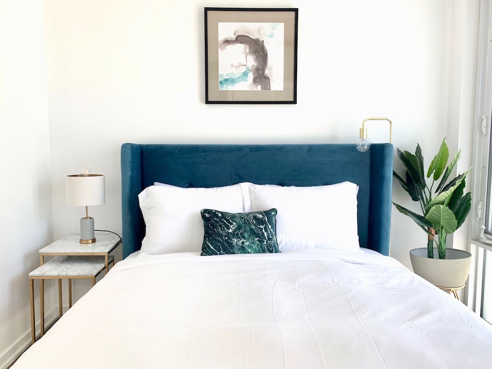 PeterStays Cityscape - carbon neutral hotel in Toronto