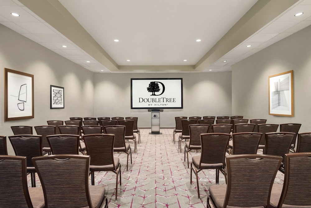 DoubleTree by Hilton St. Paul East - photo 43