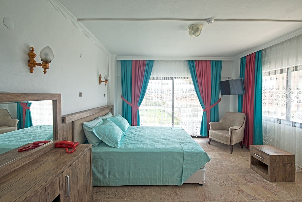 Hotel Paris — Ayvalik — photo 5