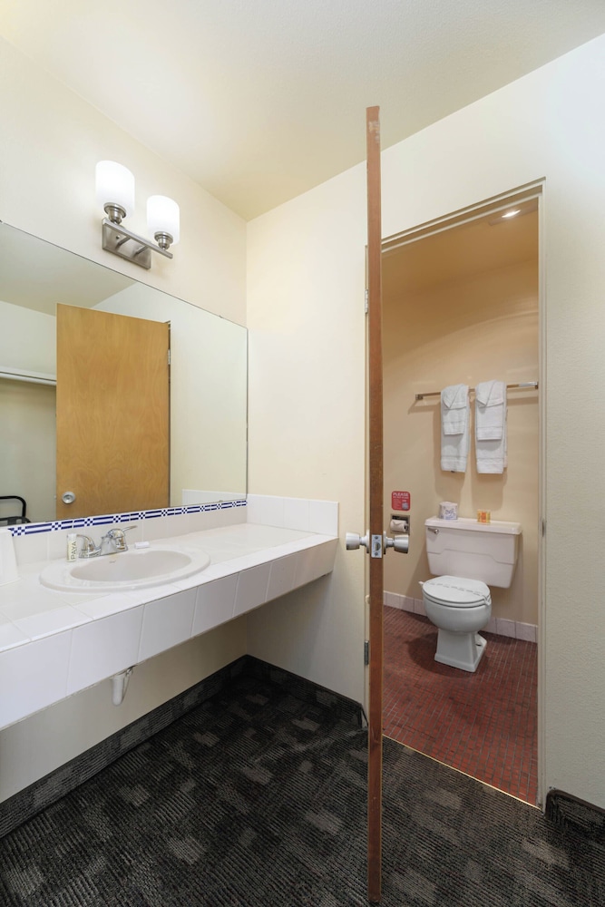 Cocusa Motel - photo 96