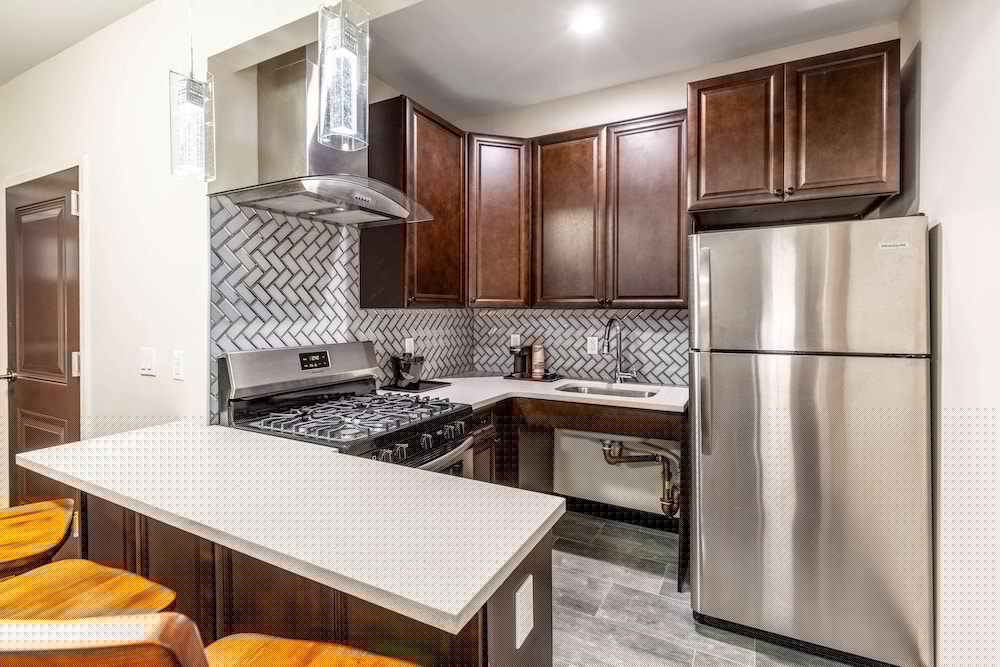 Van Wyck Hotel & Suites Near JFK Airport - photo 42